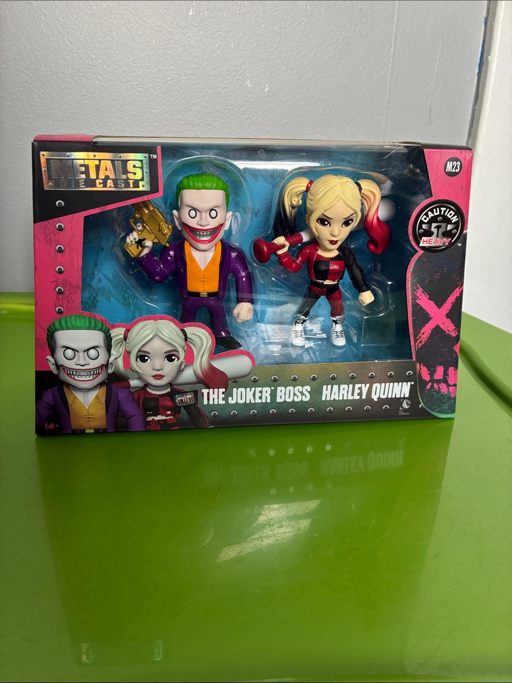 NIP Metals Die Cast The Joker Harley Quinn Suicide Squad collectible figures